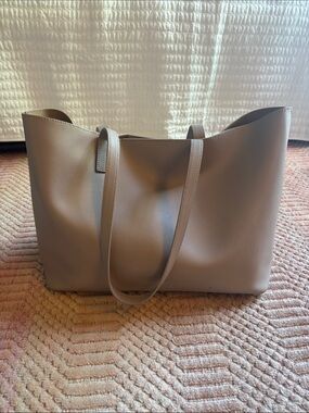 Away tote bag